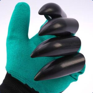 Gardening gloves with claws